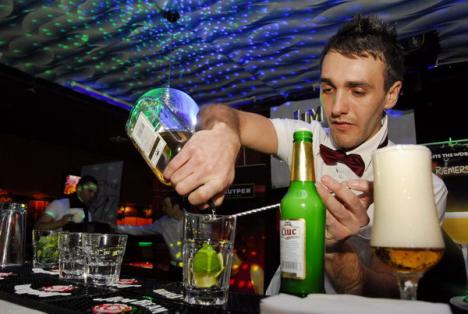 S-au ales cel mai 'fertil' barman şi cea mai 'suculentă' barmaniţă (FOTO)